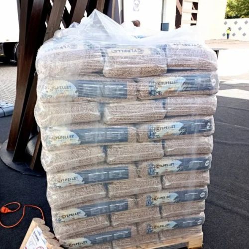 Pellet CYL, pallet da 65 sacchi, 975 kg totali