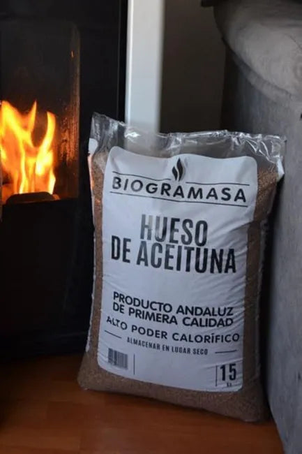 Biogramasa, pallet da 77 sacchi di nocciolino di oliva da 15 kg