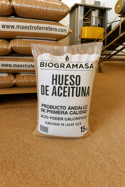Biogramasa, pallet da 77 sacchi di nocciolino di oliva da 15 kg